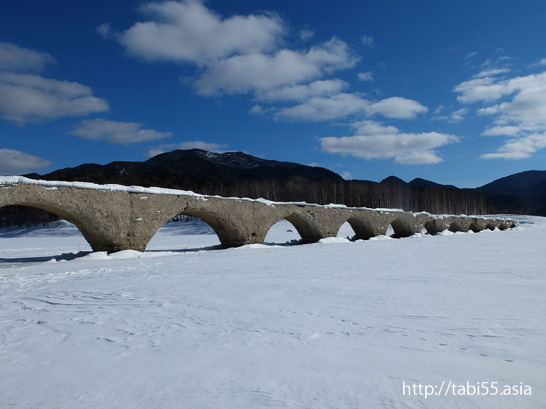雪のタウシュベツ川橋梁（北海道上士幌町）