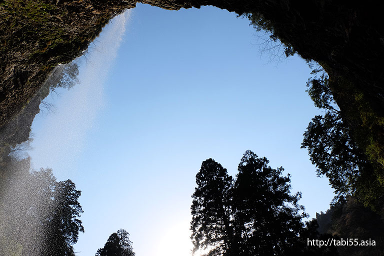 壇鏡の滝（だんぎょうのたき）島根県隠岐の島町／waterfall Dan-gyo(Shimane)
