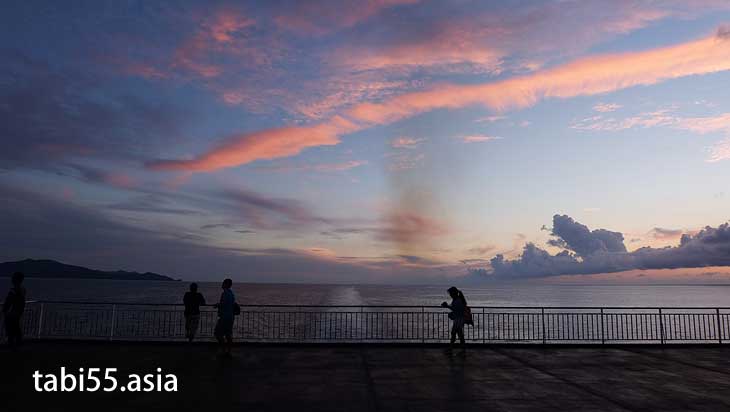 海の夕焼けを眺めつつ、奄美大島へ＠徳之島の観光スポット【おすすめ15選】