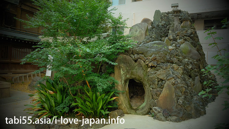築地市場から徒歩圏！富士塚のある「鐵砲洲稲荷神社」