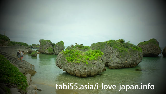 大神島には、奇岩がいっぱい！