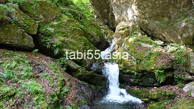 三峯神社の表参道から外れて、竜門の滝に寄り道
