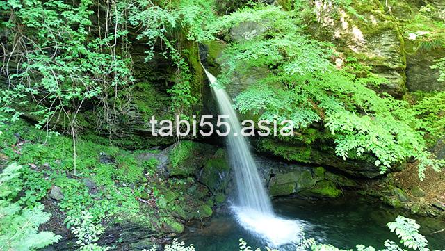 三峯神社の表参道から外れて、竜門の滝に寄り道